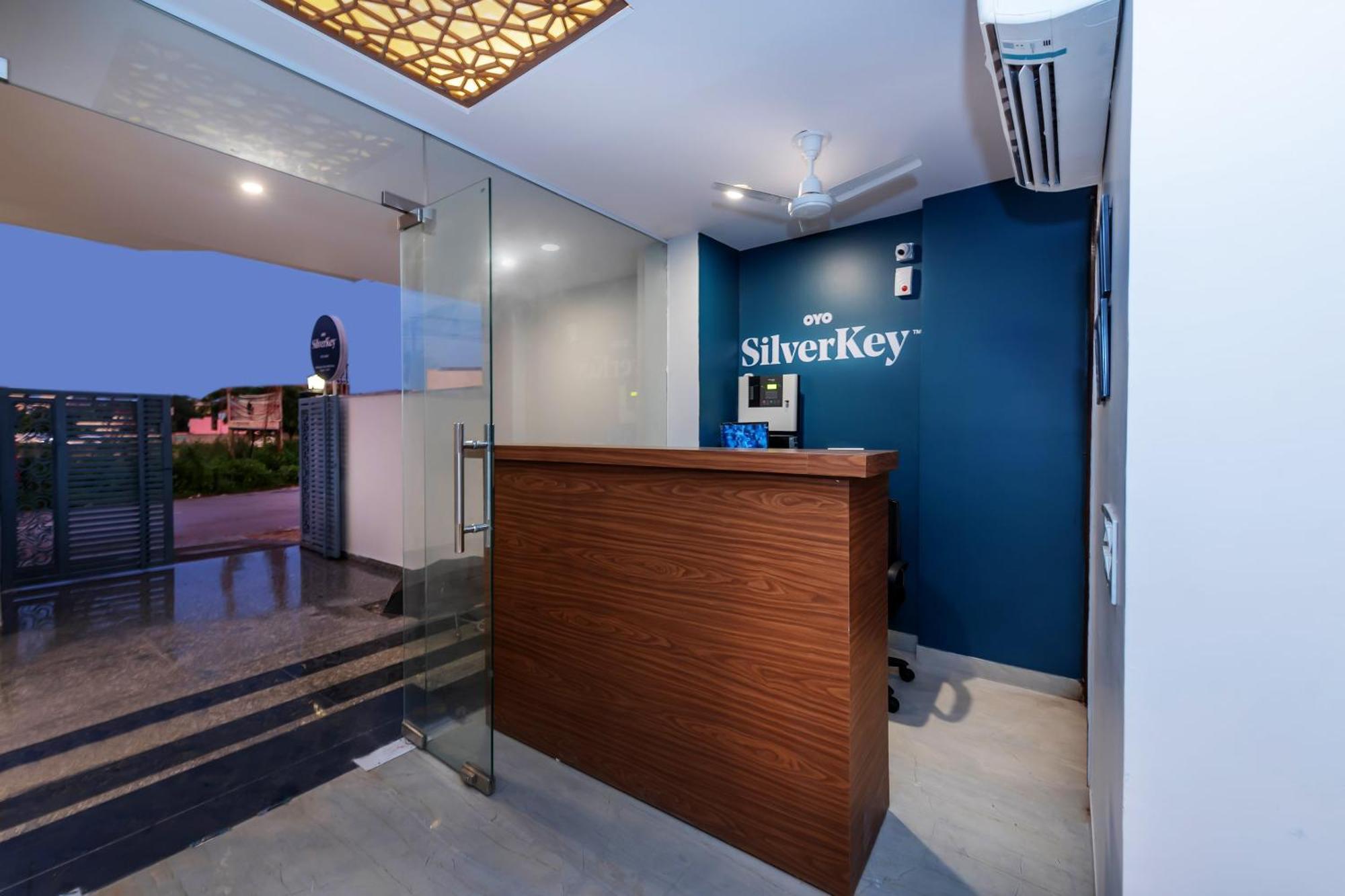 Hotel O Earth Villa Near Bestech Central Square Mall Gurgaon Exterior photo